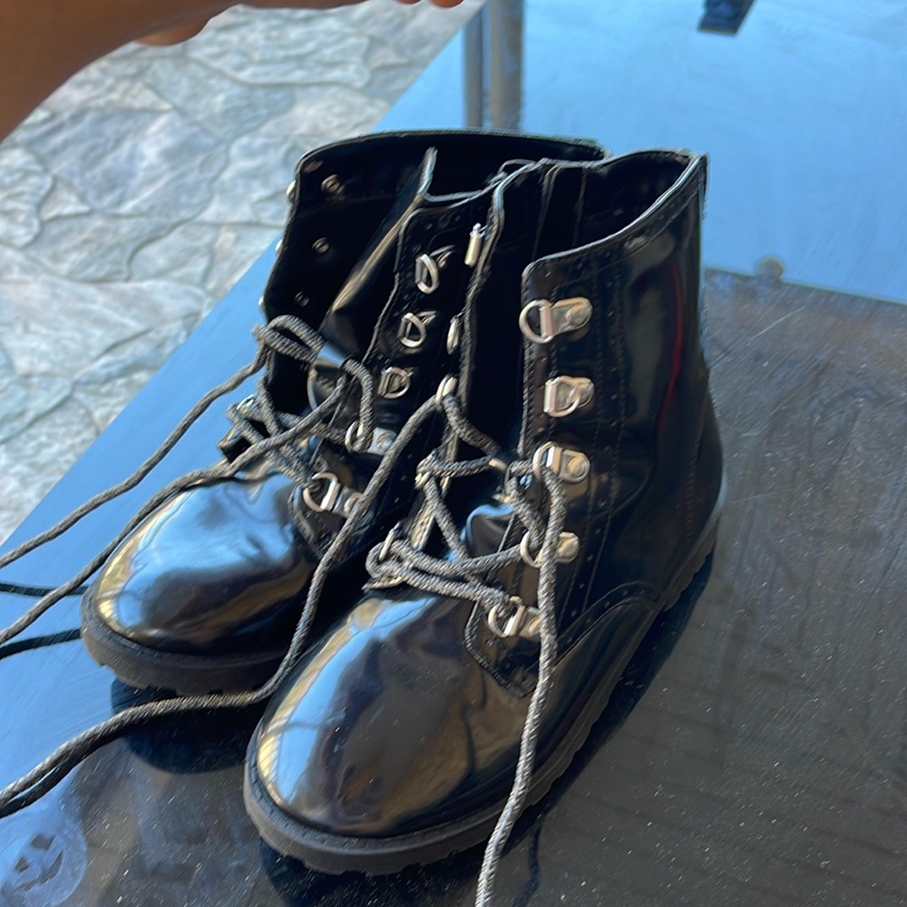Girls size 2 boots